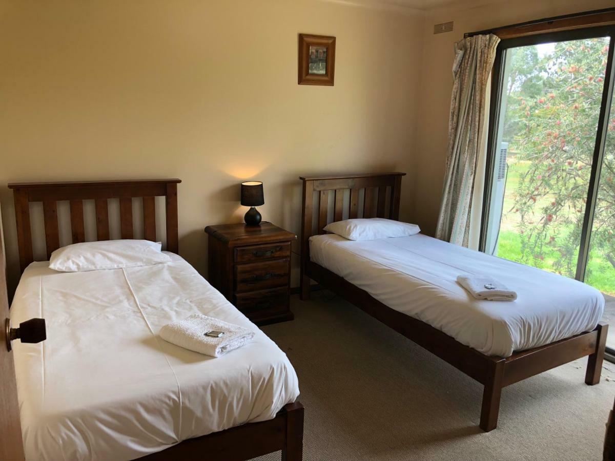 The Rocks Apartments Halls Gap Luaran gambar
